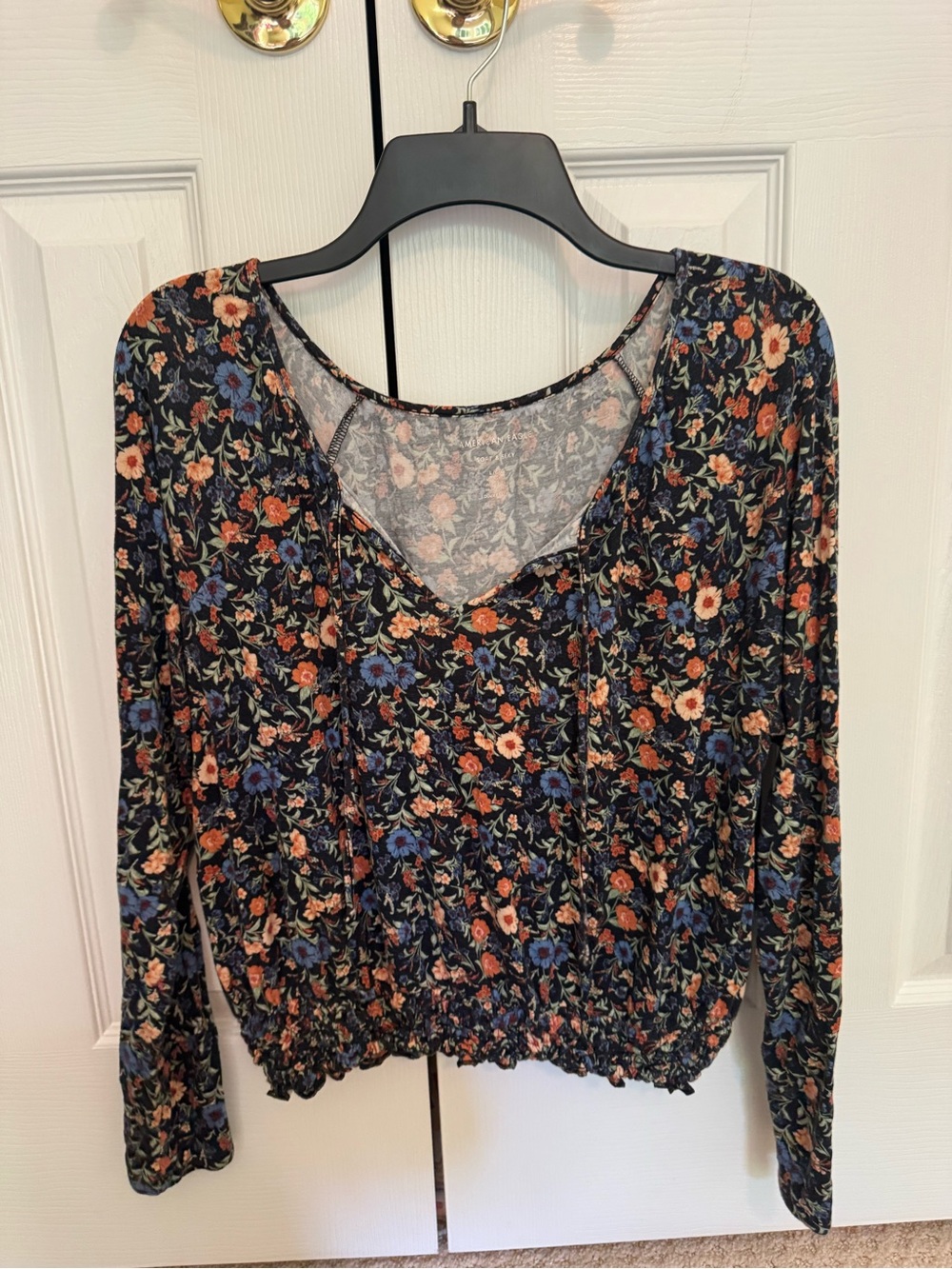 American Eagle Outfitters Floral V-Neck Long Sleeve Blouse